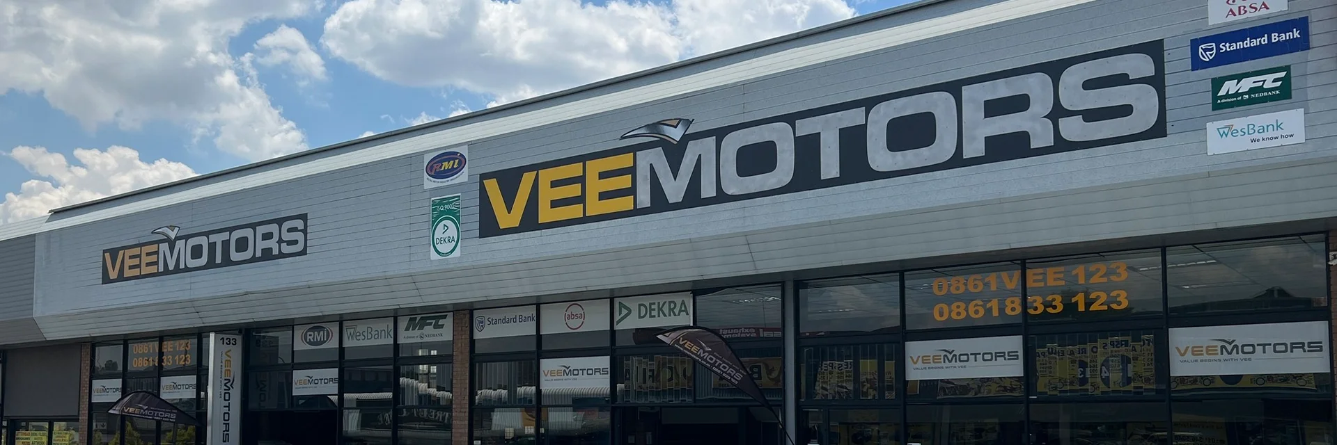 vee-motors-contact-us-banner